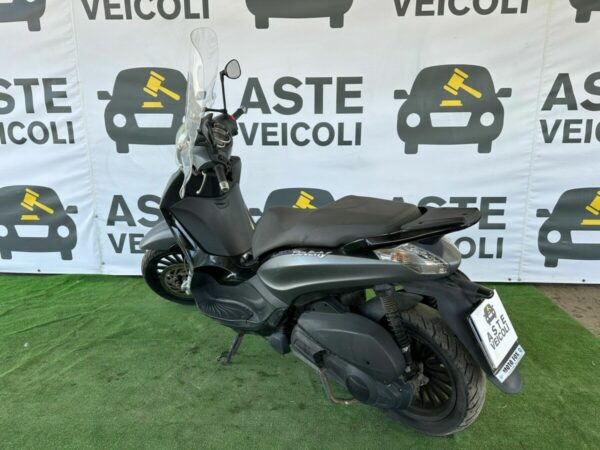 Piaggio Beverly 300 - immagine 9
