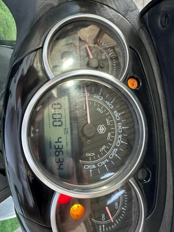Piaggio Beverly 300 - immagine 8