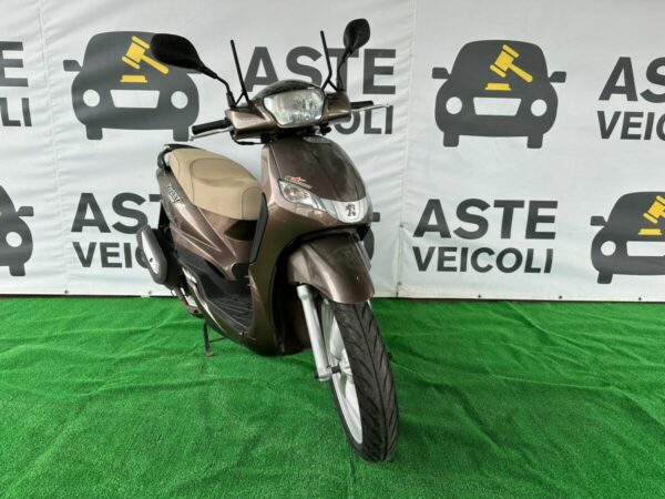 PEUGEOT TWEET